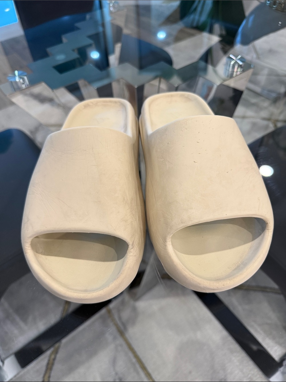 Yeezy Slide Sandals in Cream